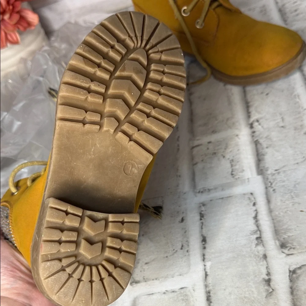 MIA bold mustard